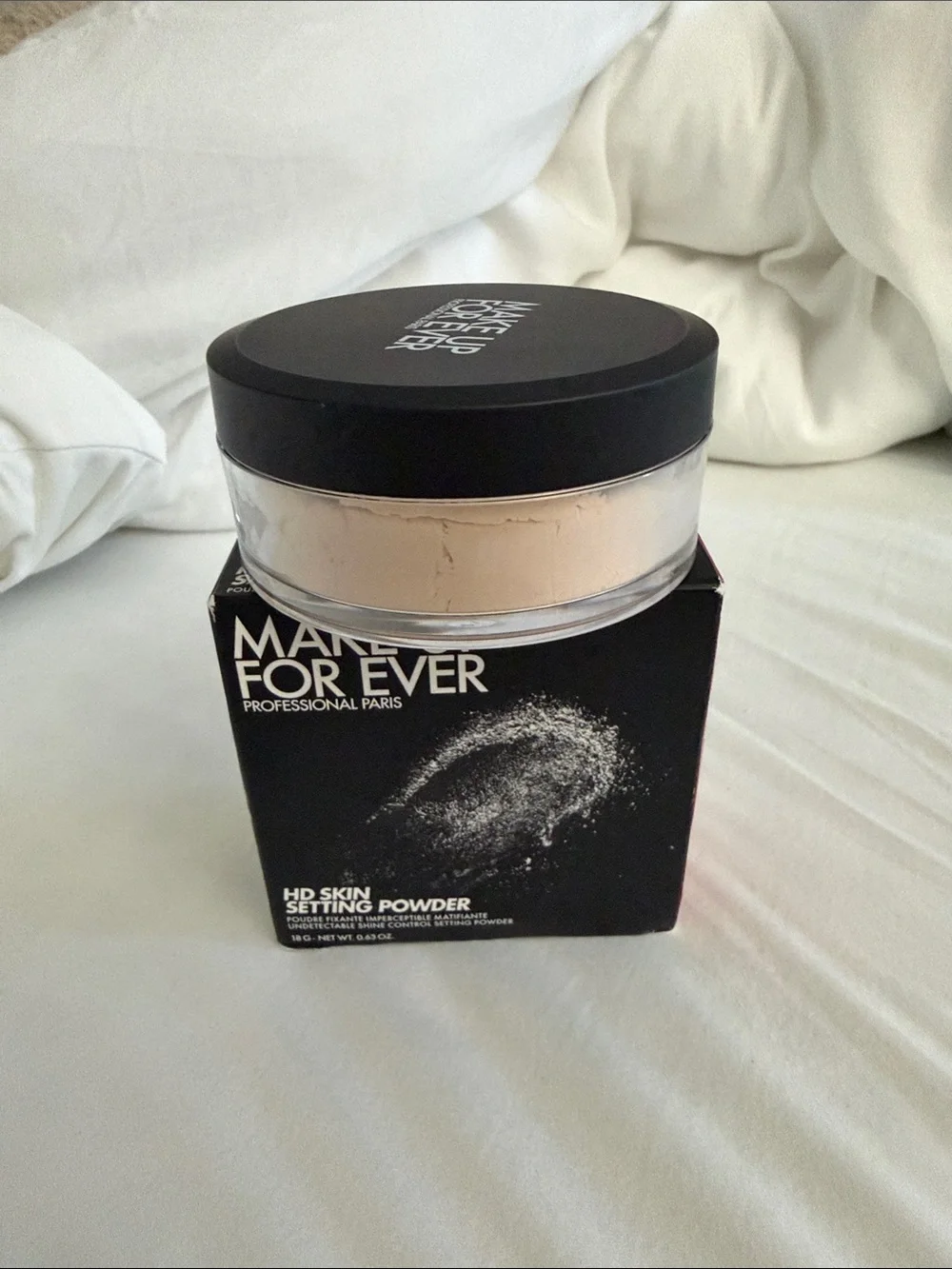 Make Up For Ever HD Skin Setting Powder in shade 0.1 Corrective Rose.